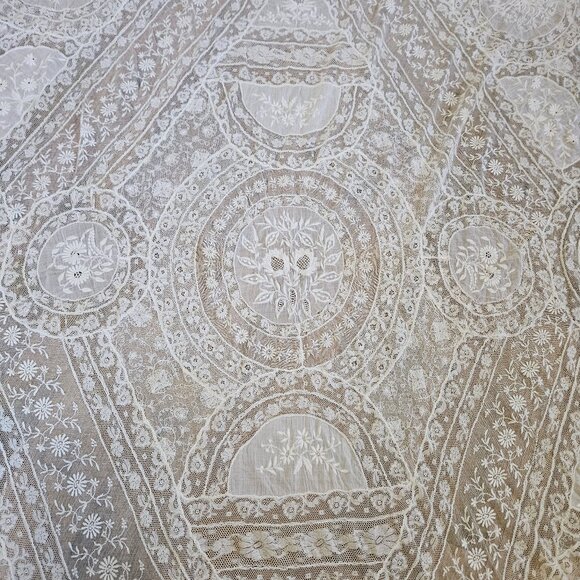 Vintage French Normandy Lace Tablecloth - Picture 2 of 8